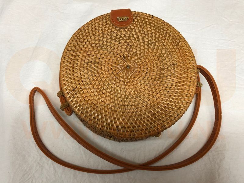 Rotan damestas bruin (hout) , 18 cm rond, met schouderband
