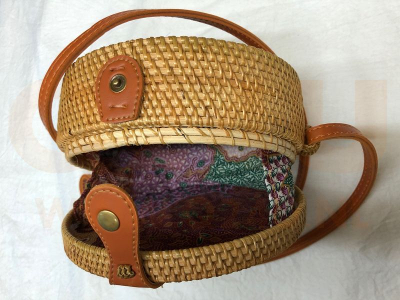 Rotan damestas bruin (hout) , 18 cm rond, met schouderband